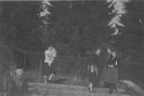 Pracownicy stadniny w parku - 1957 rok z rozpoznanych osób Eugenia Mieszkała_2